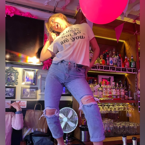 Meet your Posher, Amanda - Picture 3 of 6